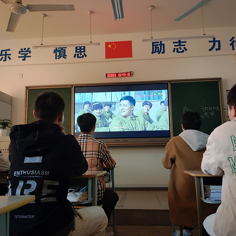 学习雷锋精神，弘扬时代新风