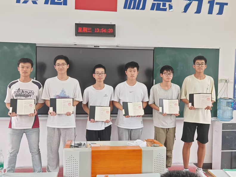 匠心筑梦绽芳华  数控高职学子喜获表彰荣誉