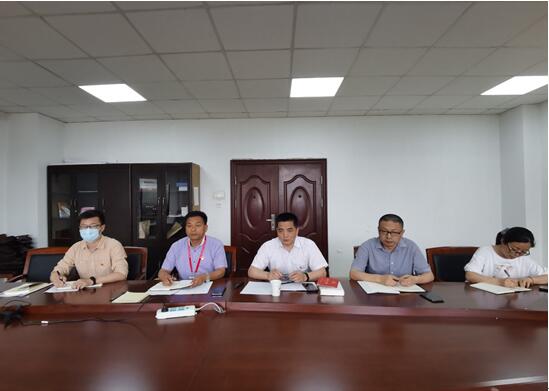 学校党委委员、副校长倪依纯为汽车工程学院全体党员、教师讲党课