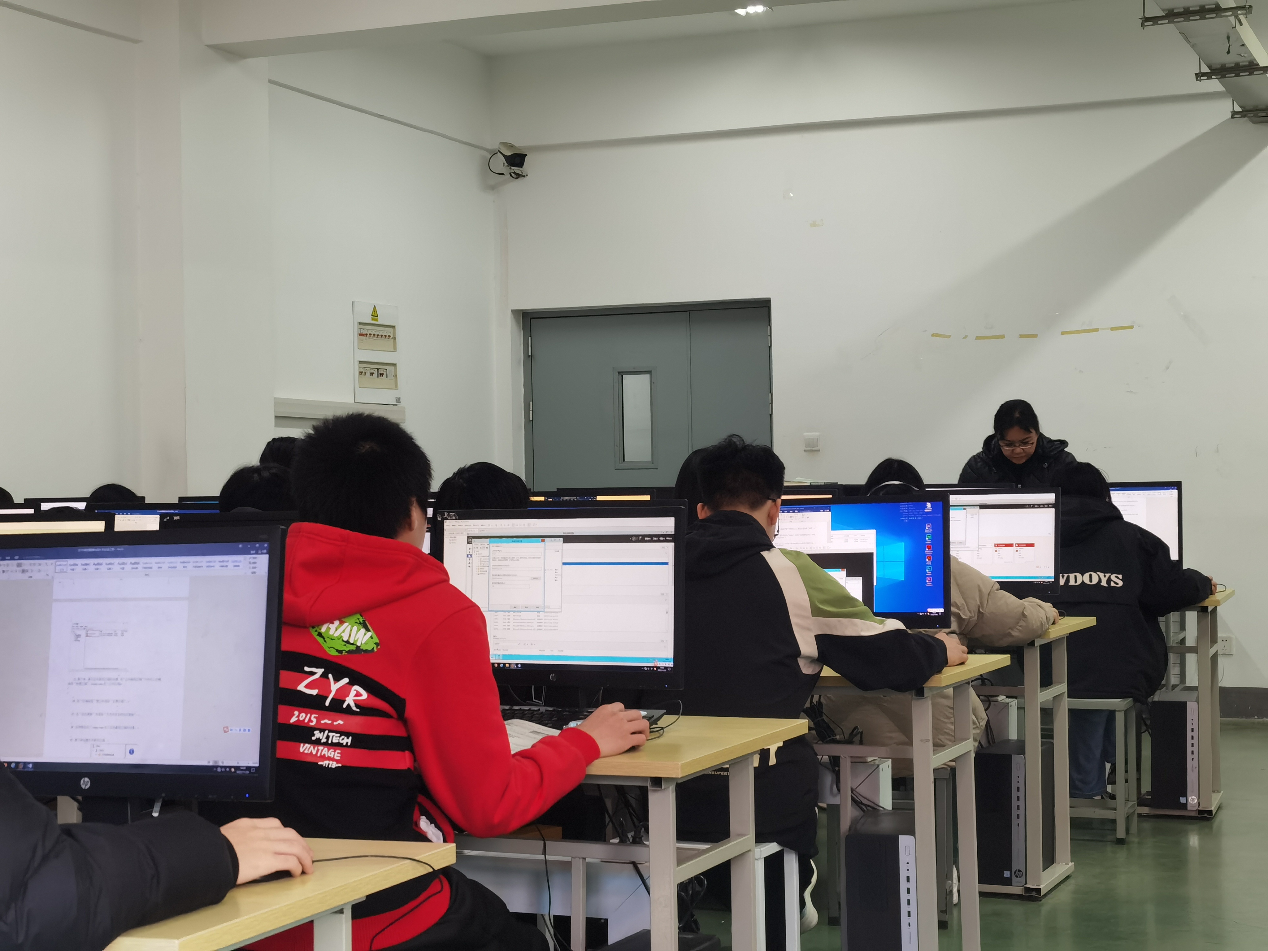 信息管理学院教师戴丽君开设校级公开课